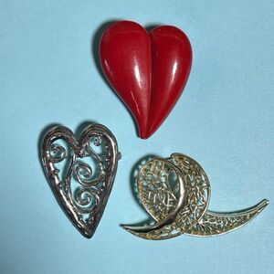Women’s Accent jewelry 3 Brooch lot Hearts +